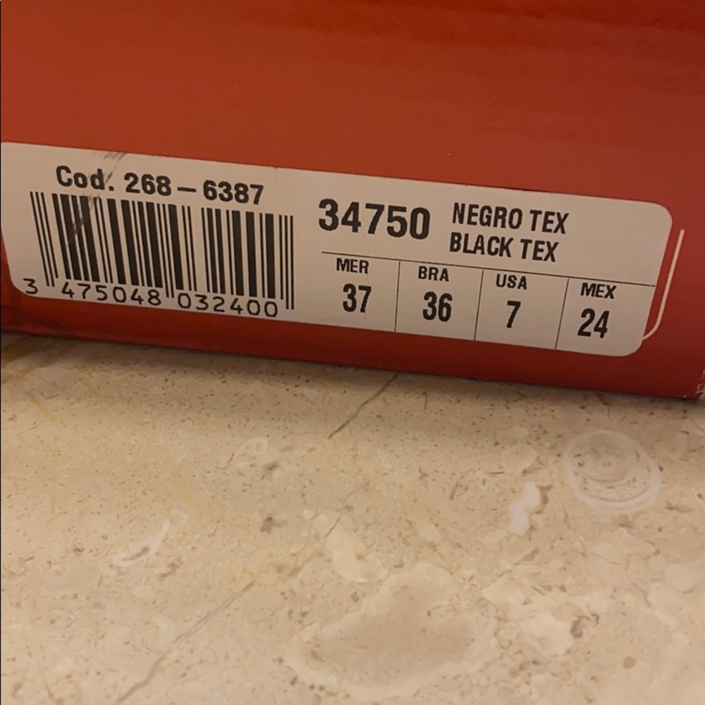 ANDREA Heels NIB - Picture 7 of 7